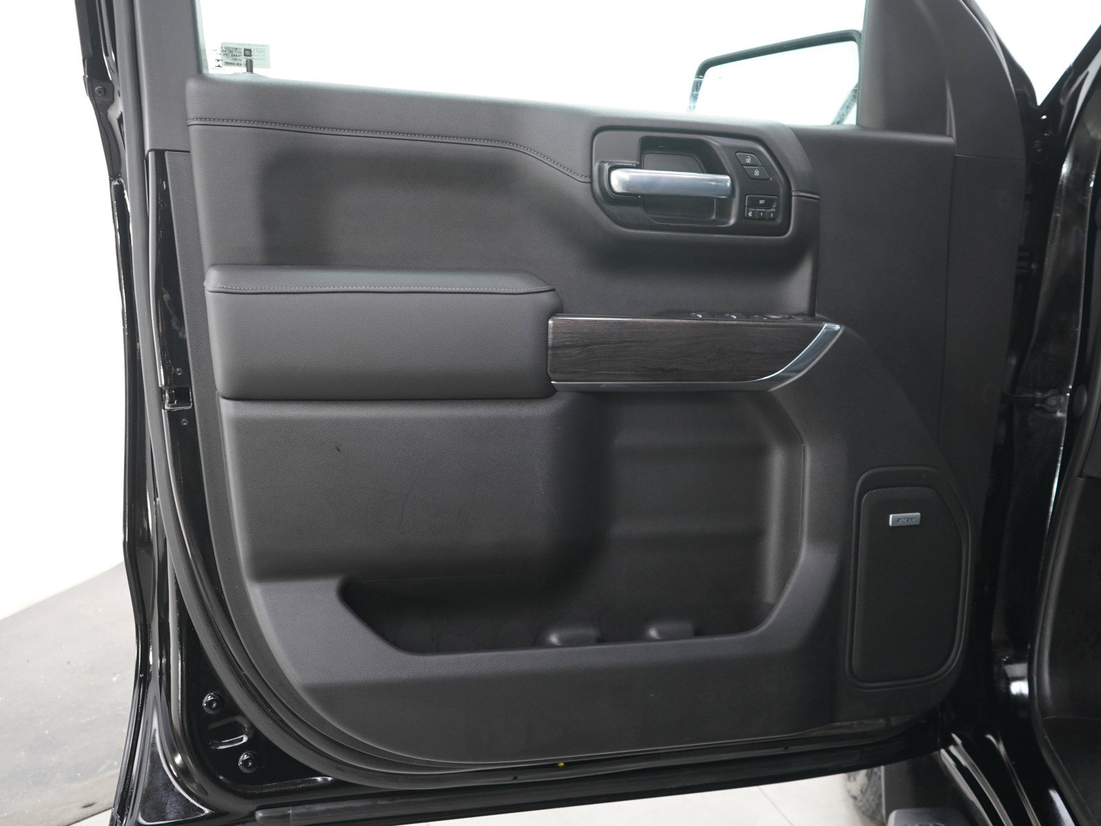 Used 2021 Chevrolet Silverado 1500 LTZ w/ LTZ Convenience Package II AWD/4WD image 19
