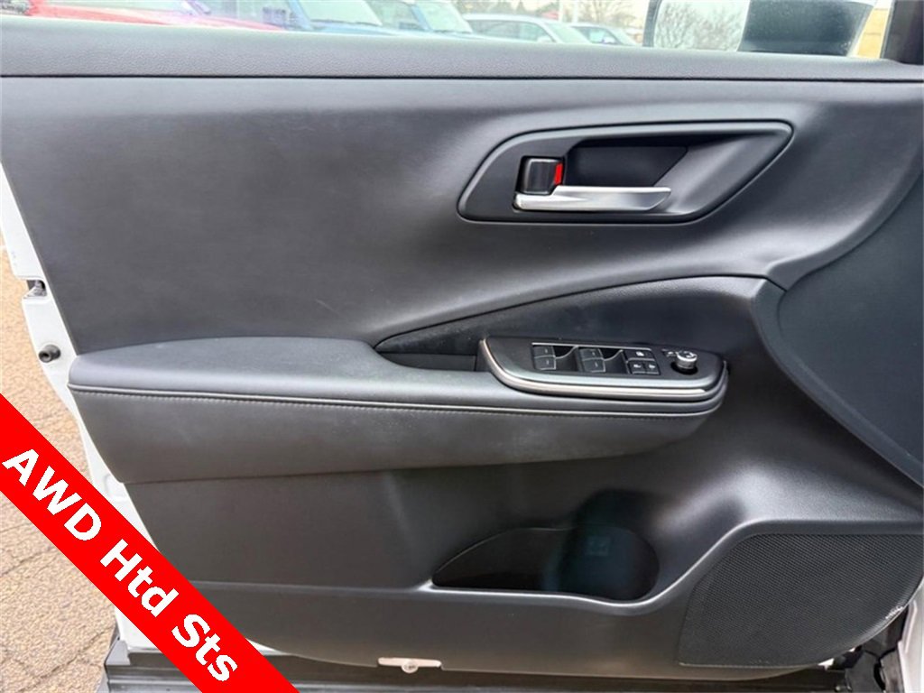 Used 2023 Toyota Crown XLE image 19