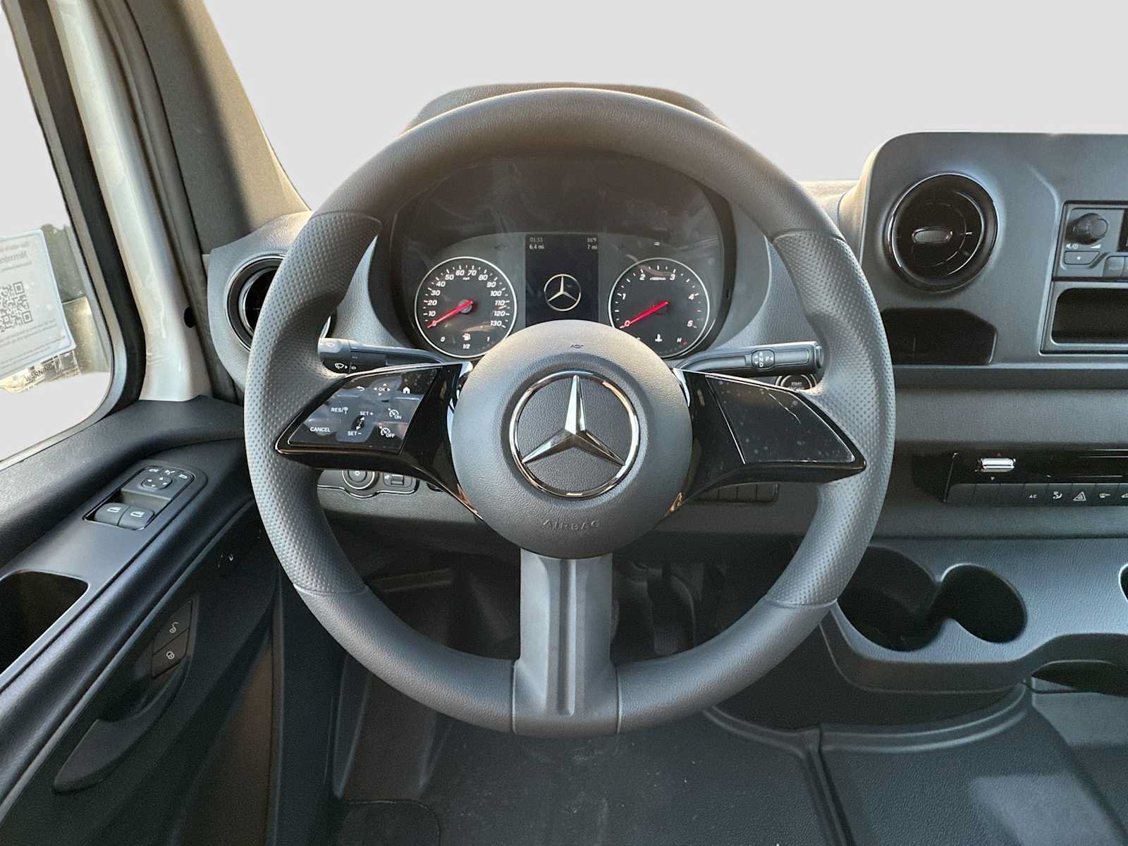 Used 2025 Mercedes-Benz Sprinter 2500 image 11