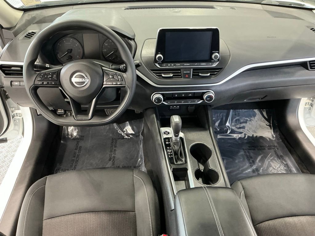 Used 2025 Nissan Altima 2.5 S FWD image 10