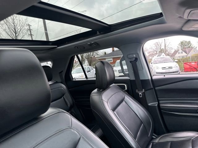 Used 2021 Ford Explorer XLT w/ Equipment Group 202A image 16