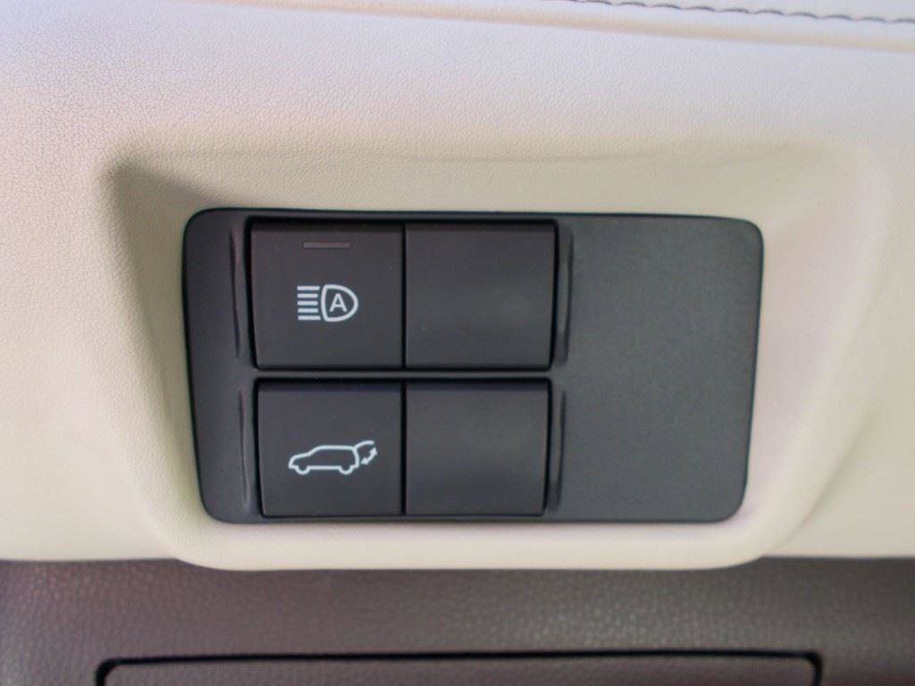 Used 2021 Toyota Highlander XLE image 21