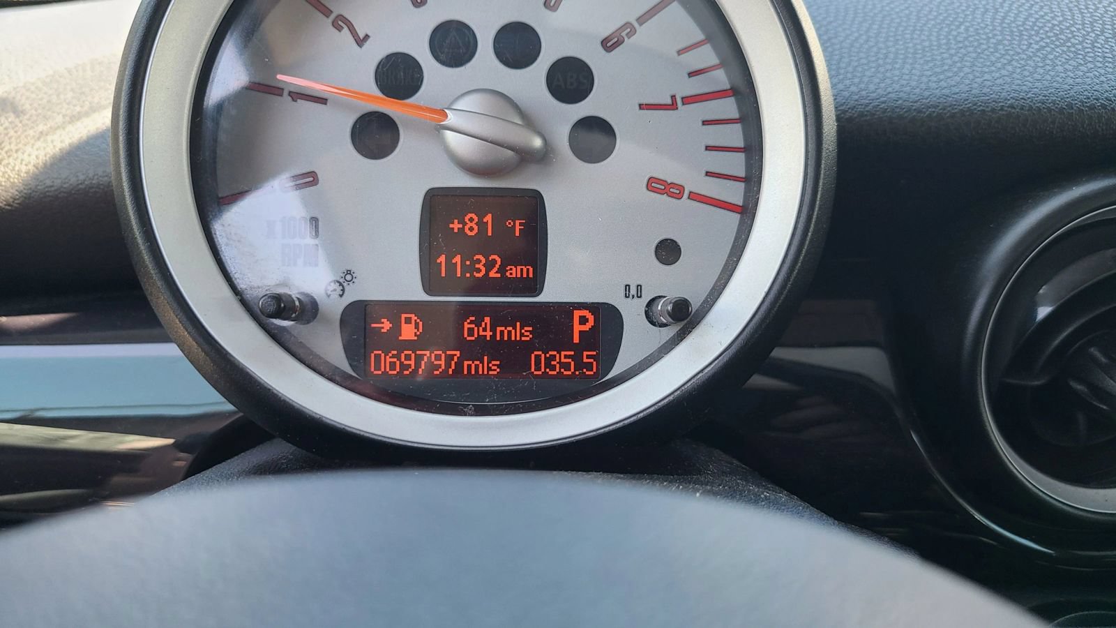 Used 2009 MINI Cooper Clubman Hardtop FWD image 8