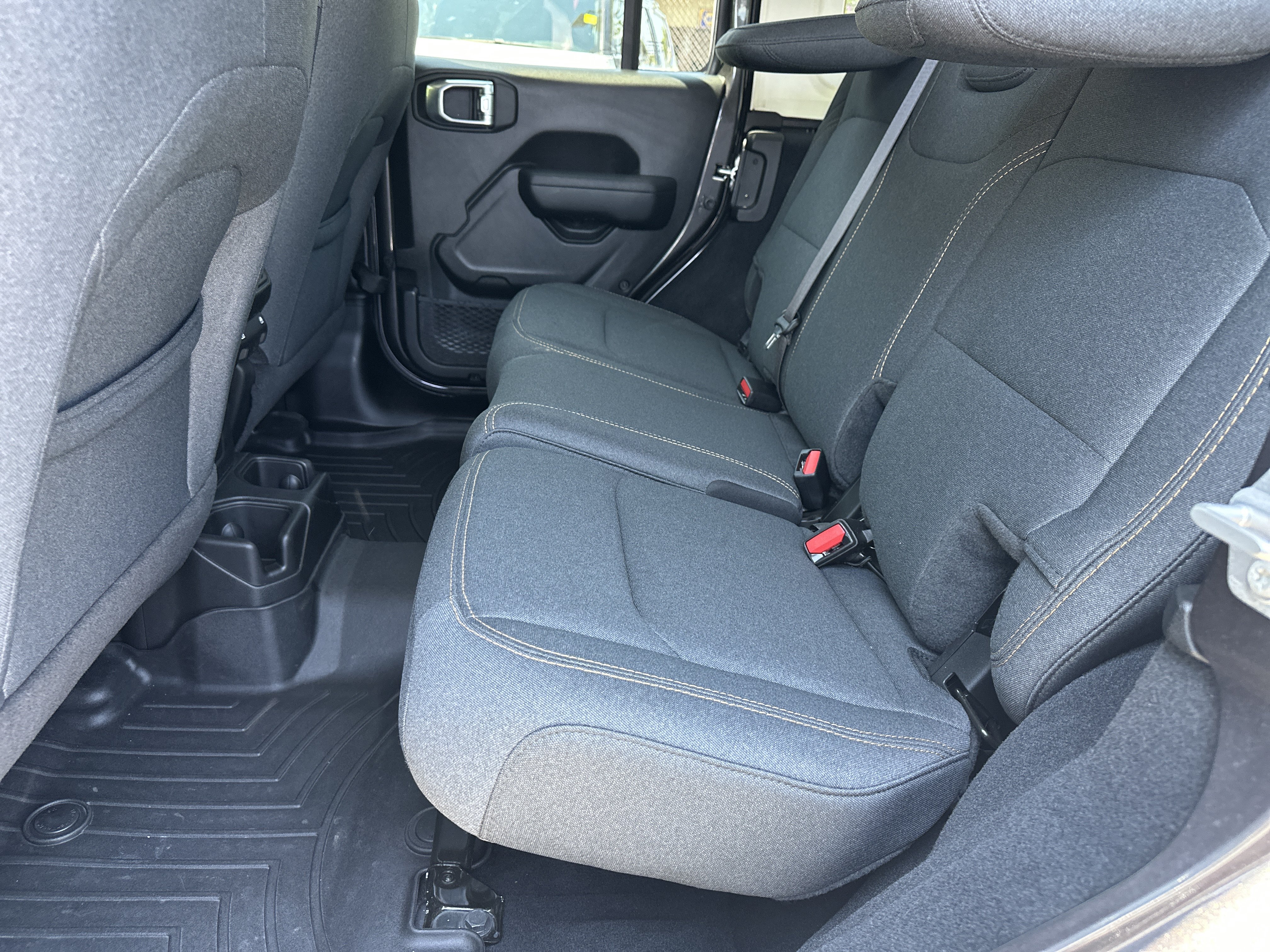Used 2024 Jeep Wrangler Unlimited Sport AWD/4WD image 23