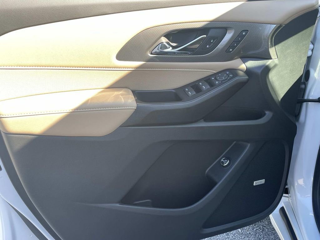 Used 2023 Chevrolet Traverse Premier image 16