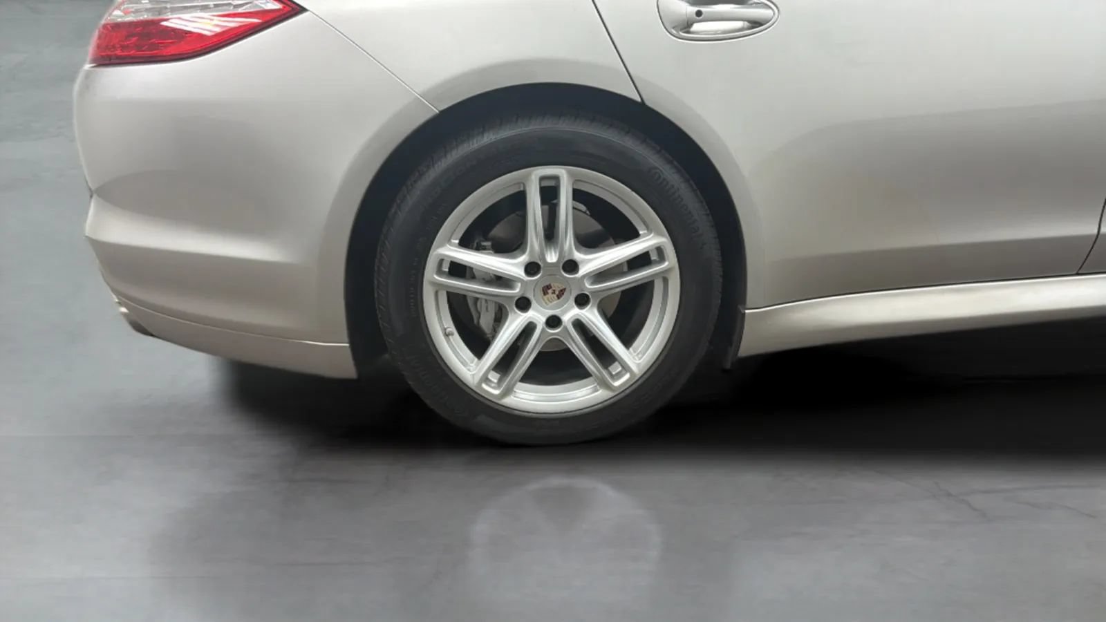 Used 2012 Porsche Panamera S RWD image 26