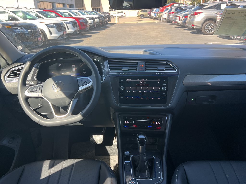 Used 2024 Volkswagen Tiguan SE AWD/4WD image 19