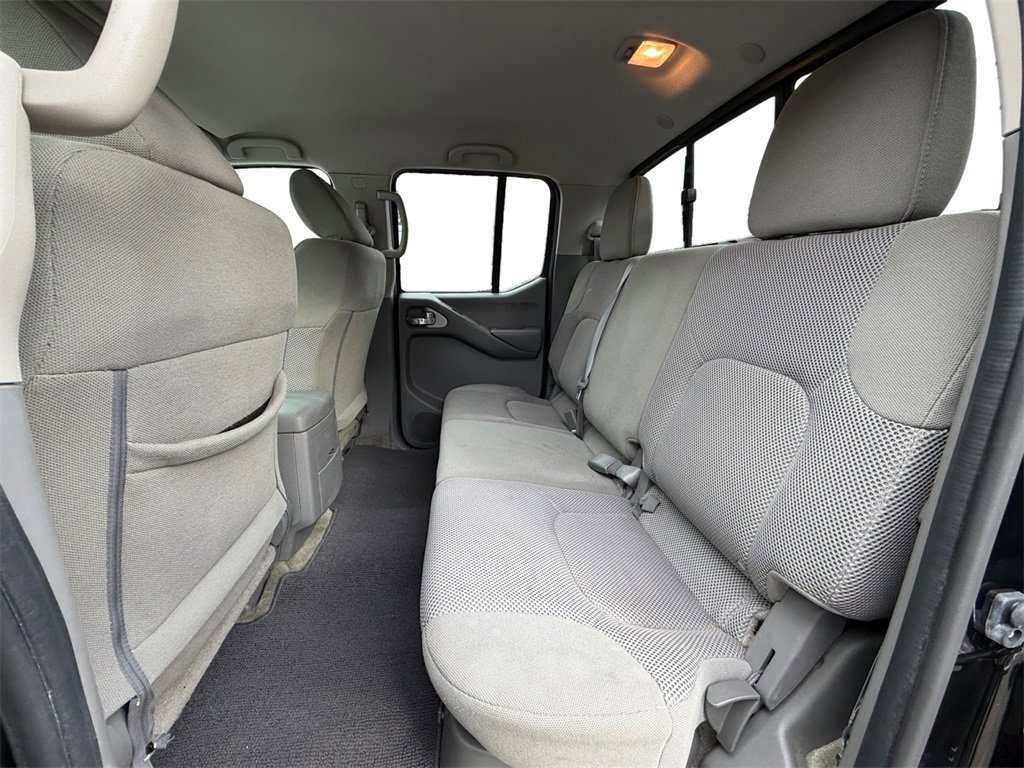 Used 2018 Nissan Frontier SV image 14