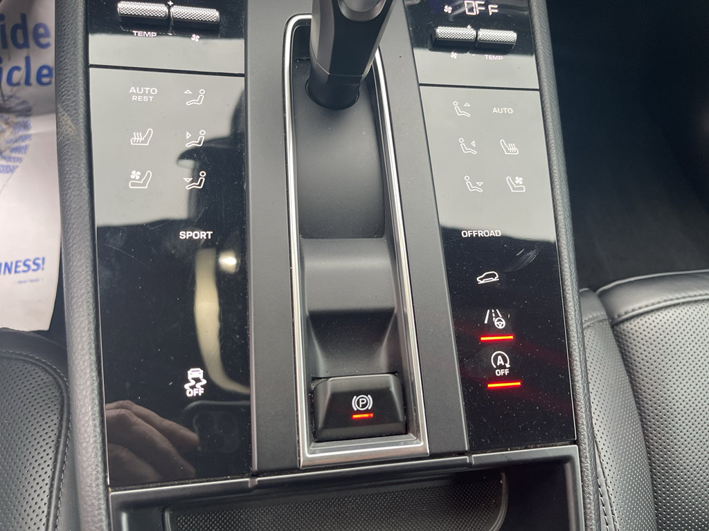 Used 2024 Porsche Macan Turbo image 27