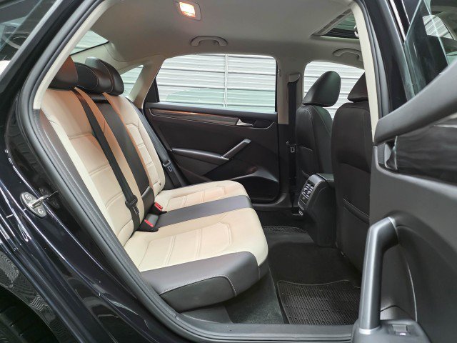 Used 2020 Volkswagen Passat 2.0T R-Line FWD image 16