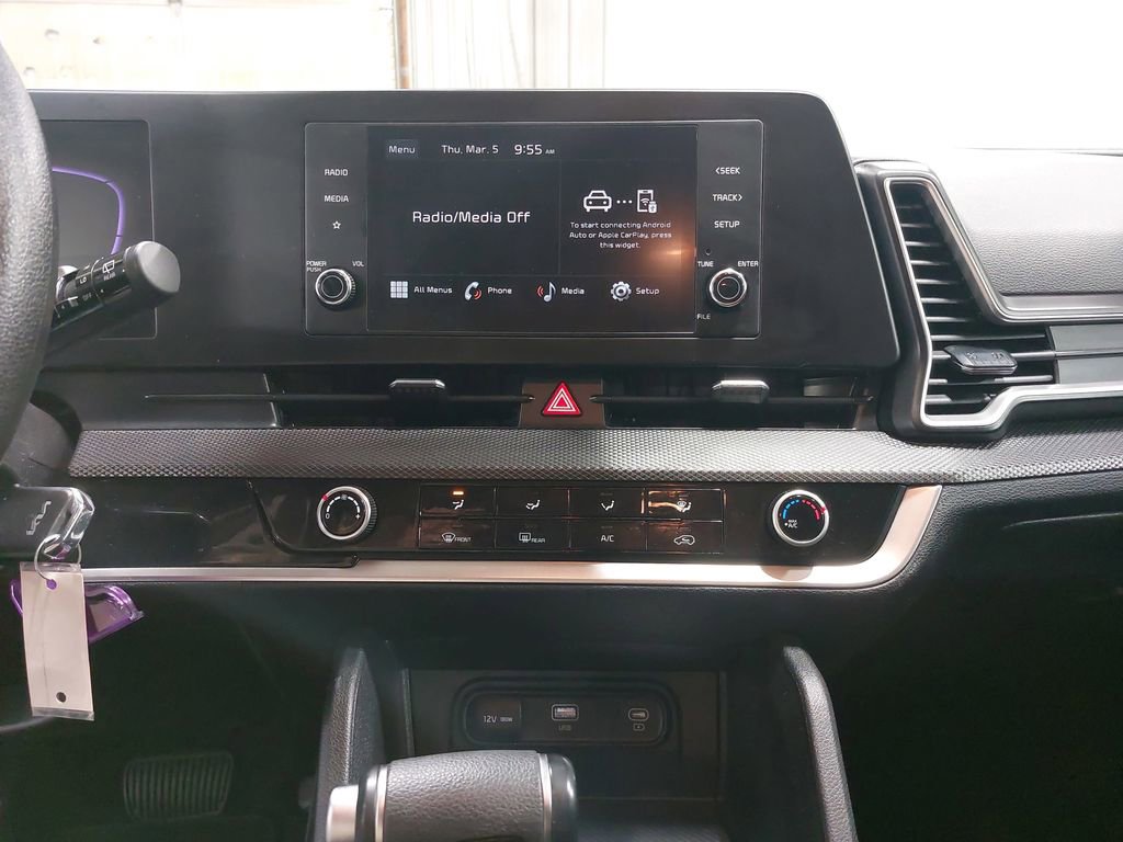 Used 2025 Kia Sportage LX image 19