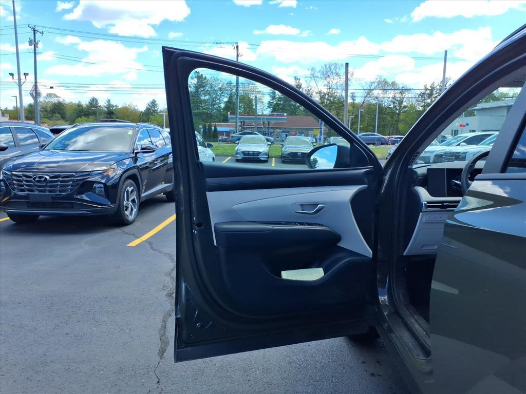 Certified 2025 Hyundai Tucson SEL AWD/4WD image 17