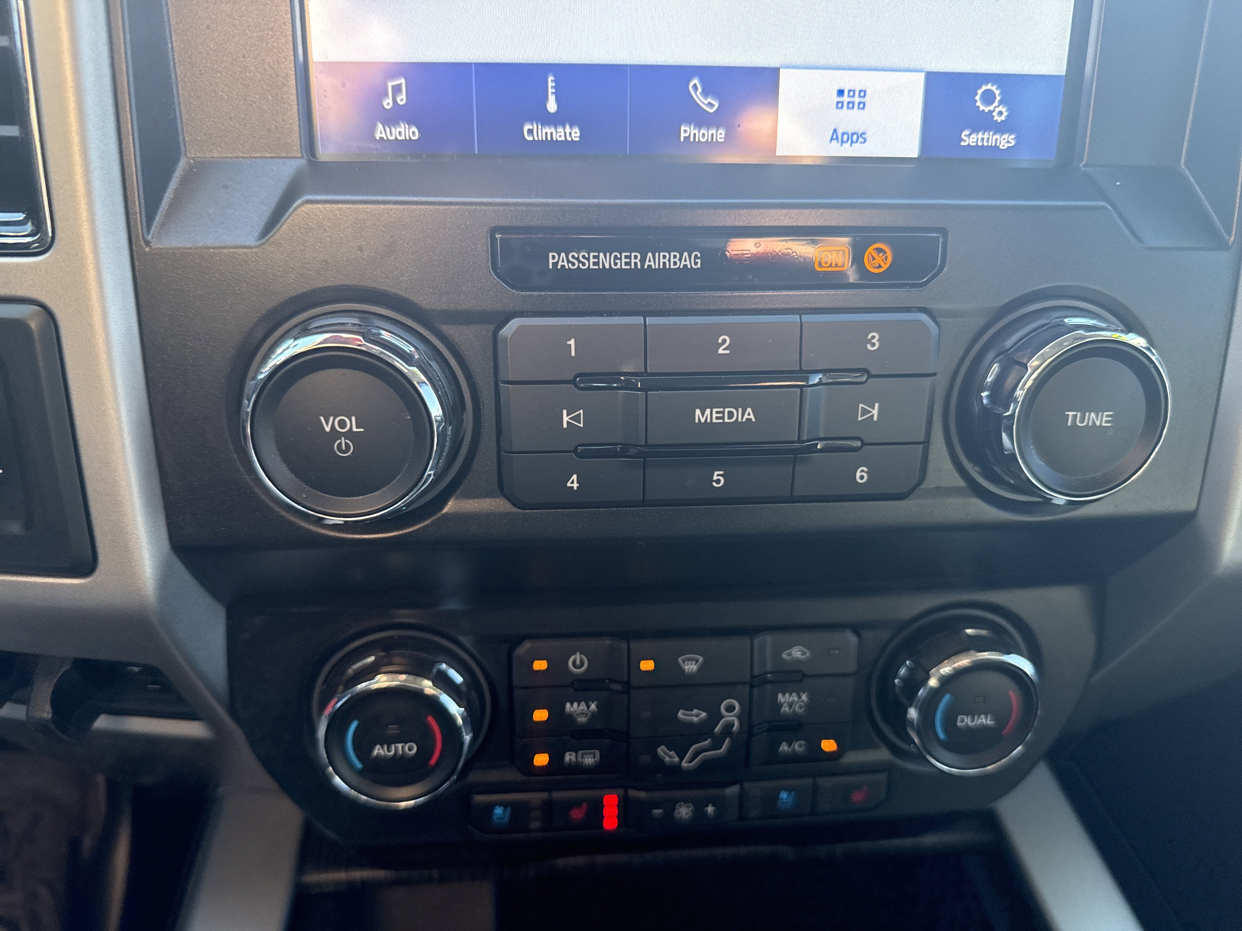 Used 2021 Ford F350 Lariat w/ Chrome Package image 26