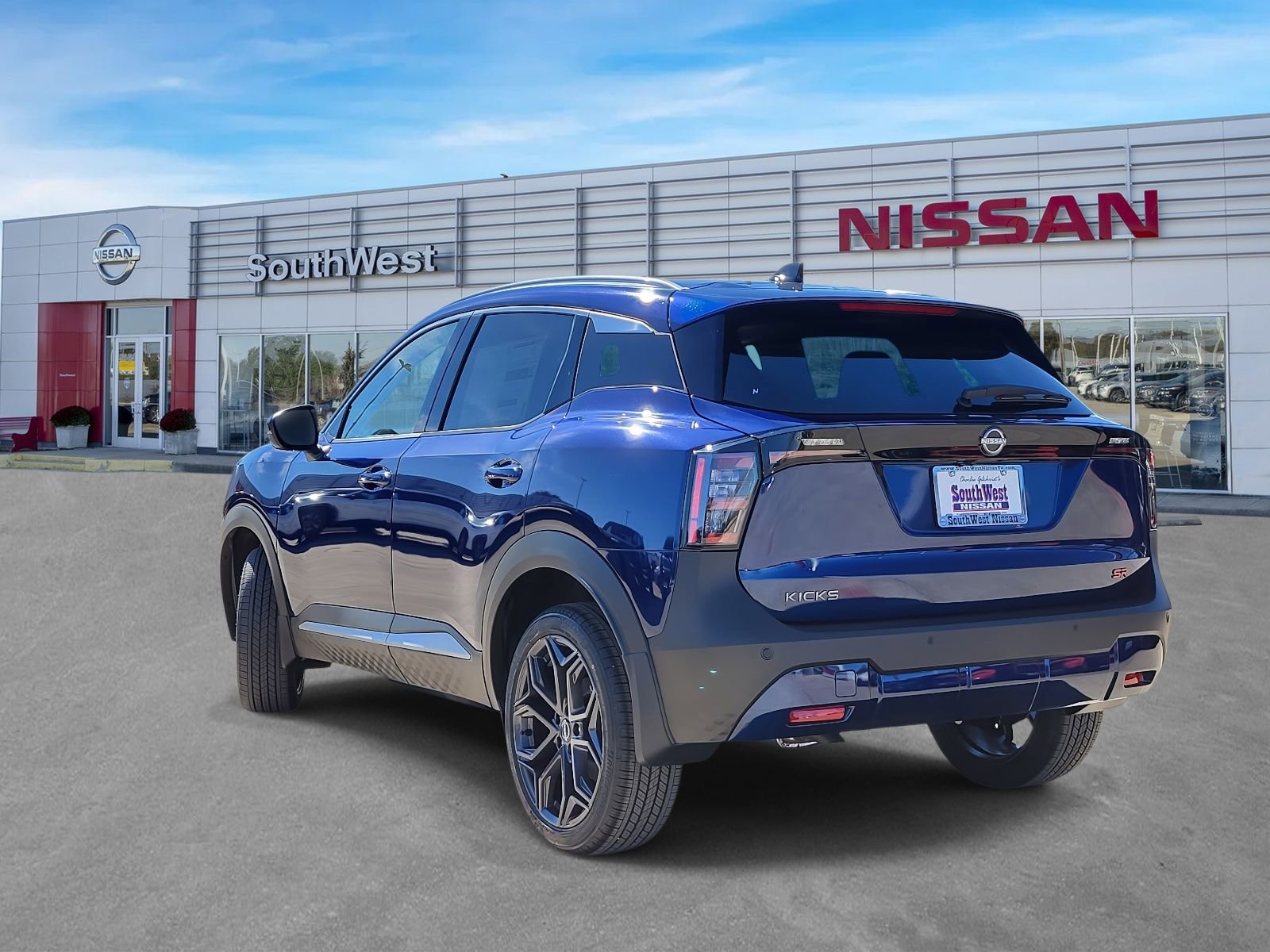 New 2026 Nissan Kicks SR w/ SR Premium Package FWD image 8