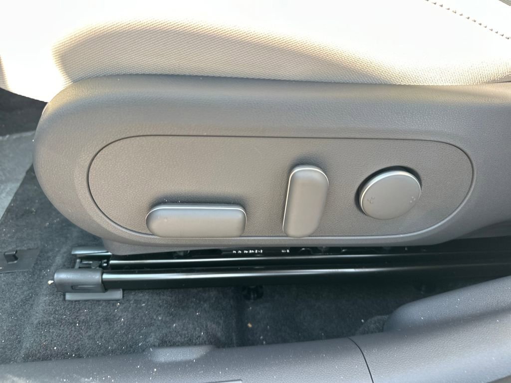 New 2025 Hyundai Kona SEL image 13