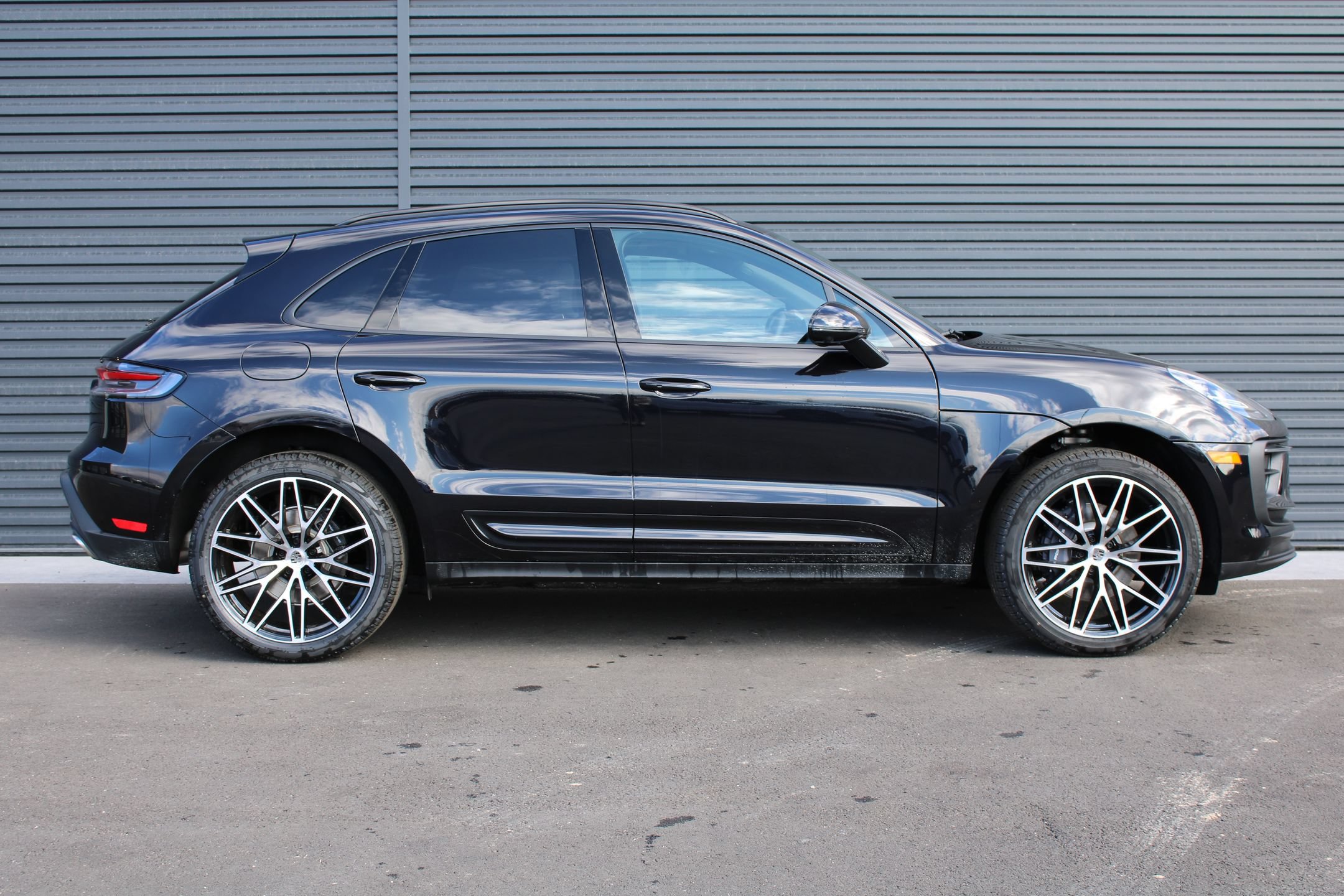 New 2026 Porsche Macan AWD/4WD image 8