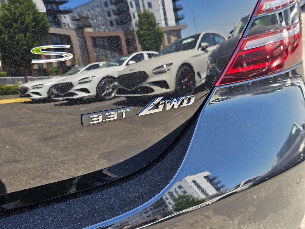 Certified 2025 Genesis G70 3.3T Advanced w/ Sport Prestige Package image 14
