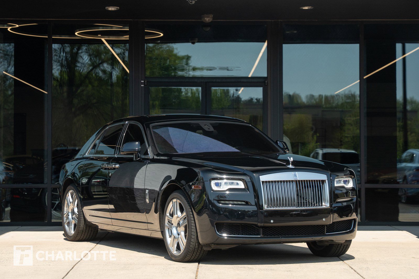 Used 2016 Rolls-Royce Ghost image 1