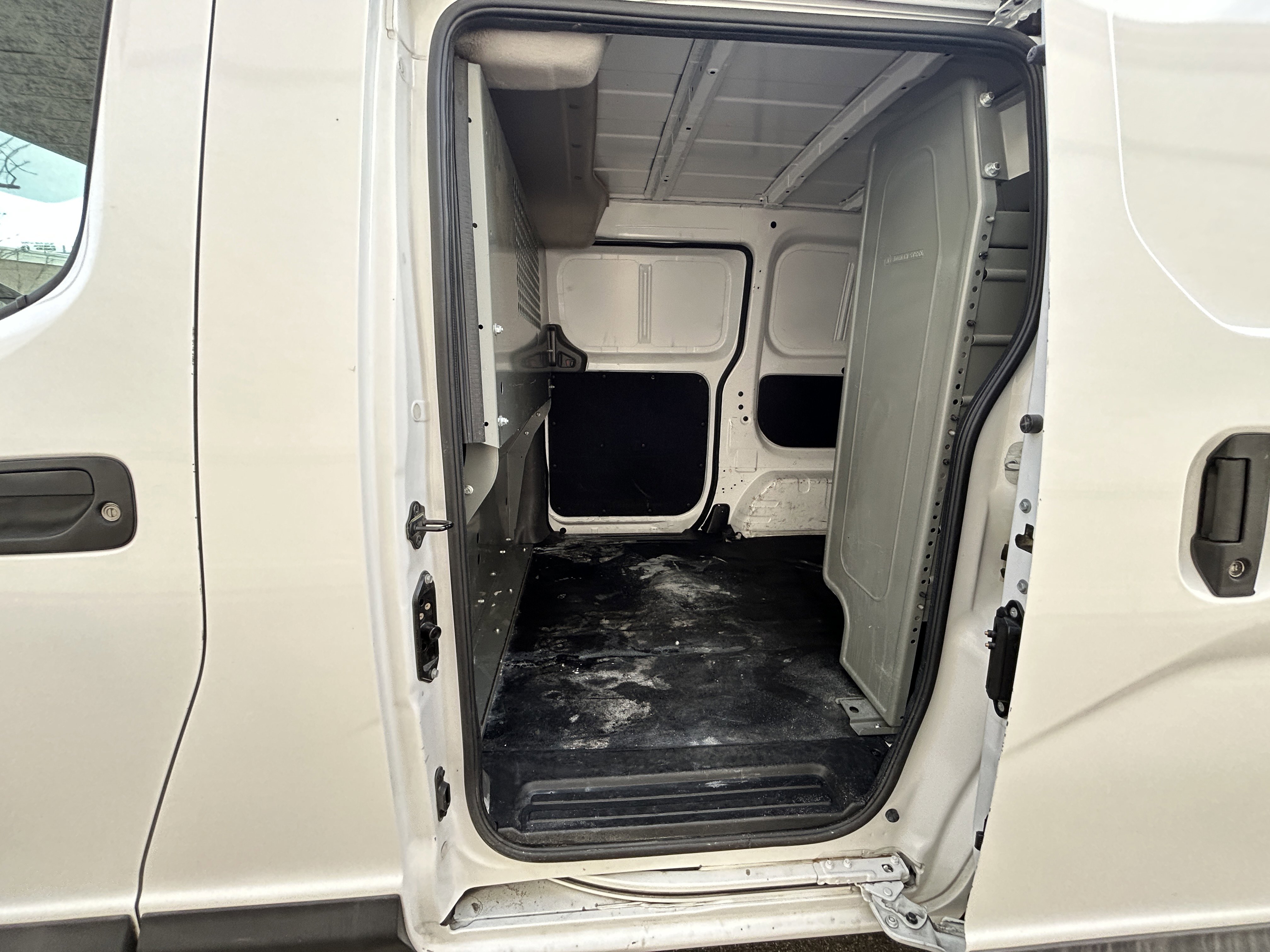 Used 2019 Nissan NV200 S image 22
