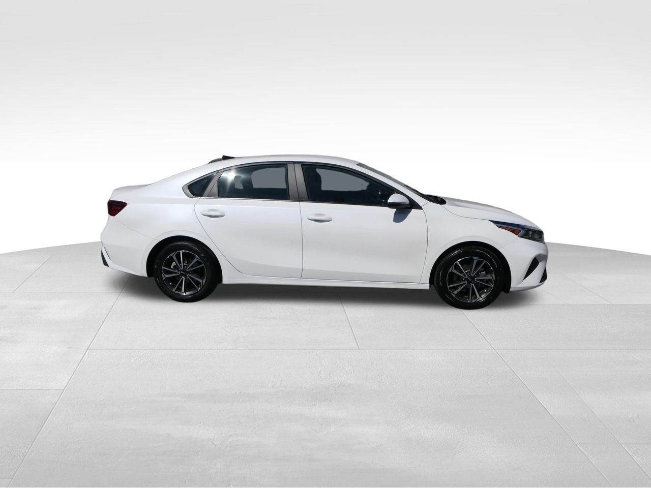 Used 2023 Kia Forte LXS w/ LXS Technology Package image 2