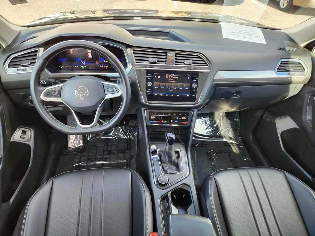 Certified 2024 Volkswagen Tiguan SE image 11