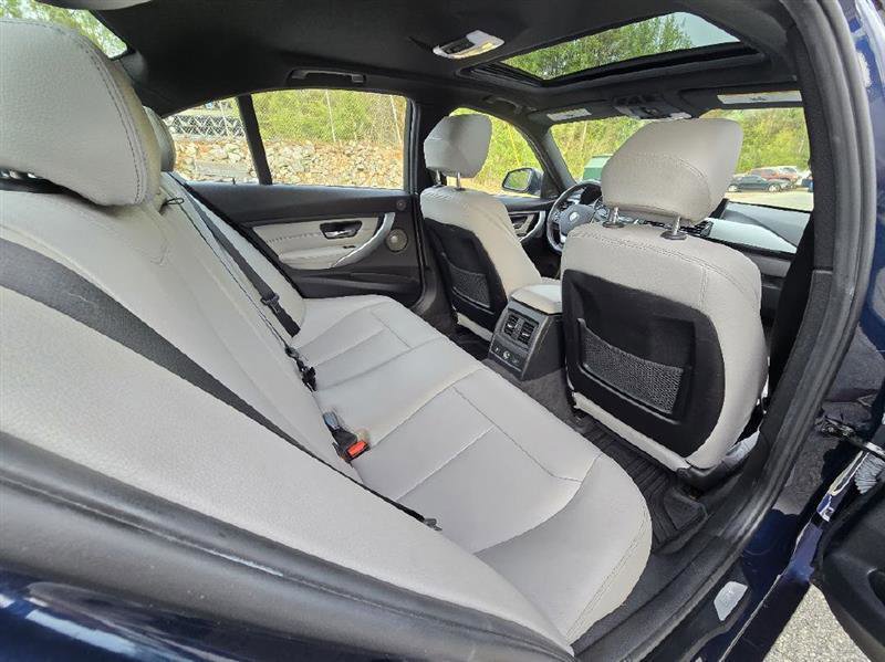 Used 2012 BMW 328i Sedan image 17