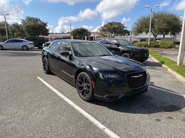 Used 2019 Chrysler 300 Touring w/ Sport Appearance Package image 3