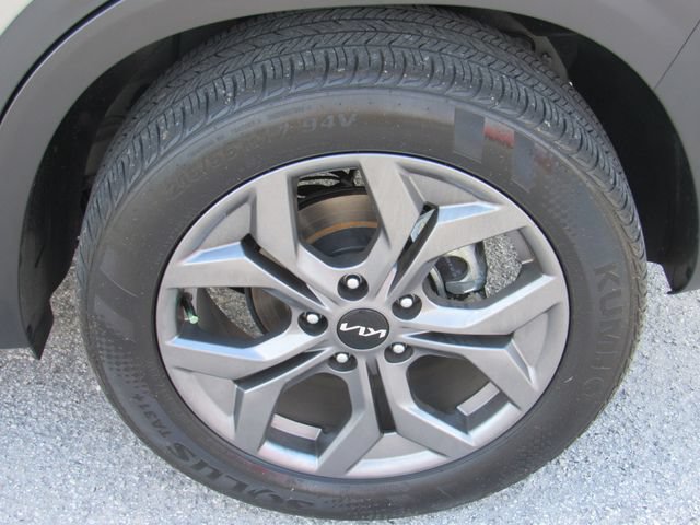 Used 2024 Kia Seltos S FWD image 14