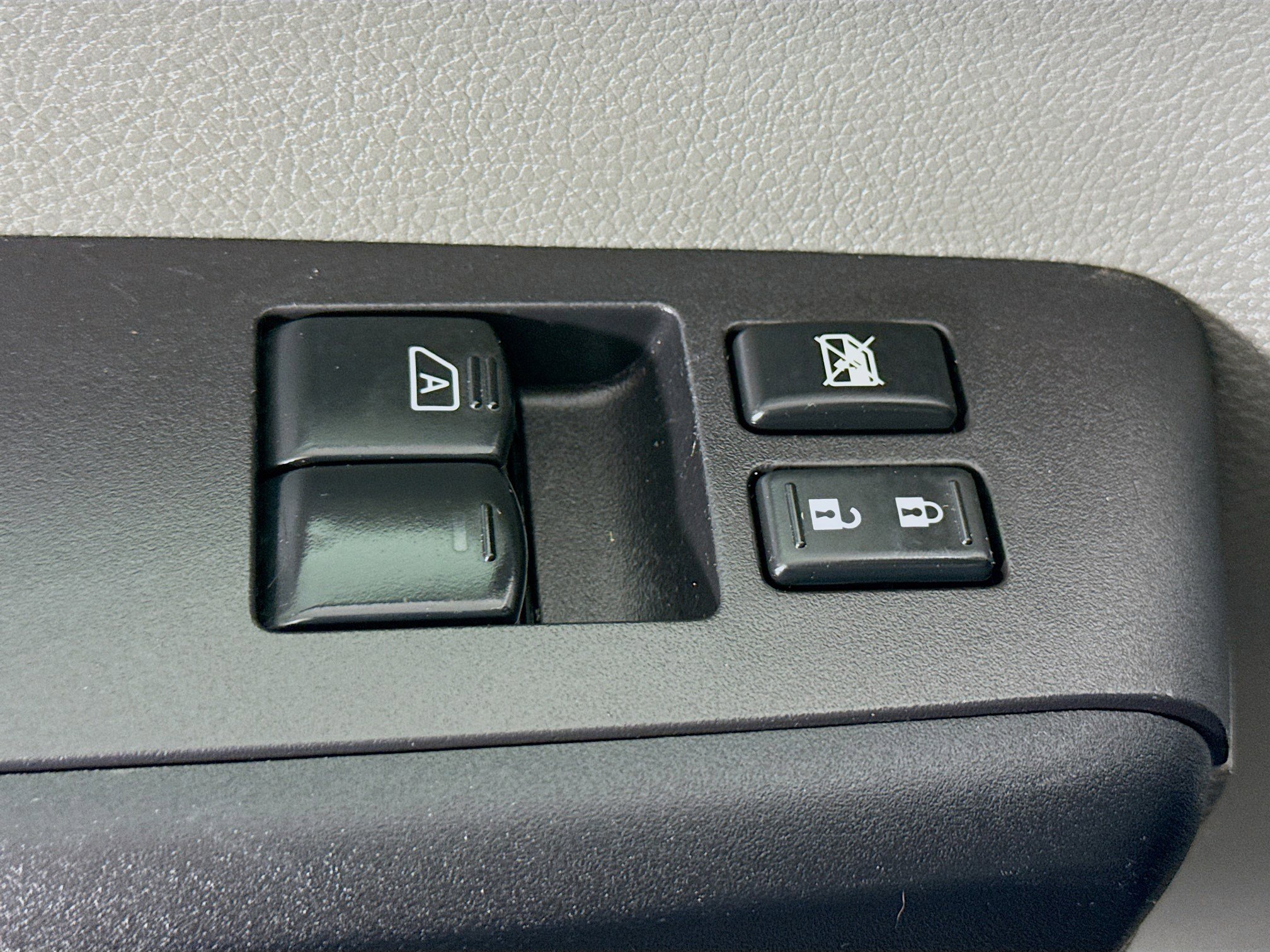 Used 2017 Nissan NV 3500 S w/ Power Package image 20