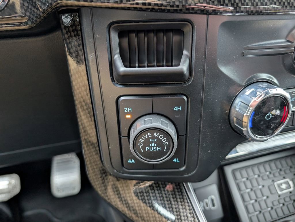 New 2025 Ford F150 Lariat w/ Equipment Group 502A High image 21