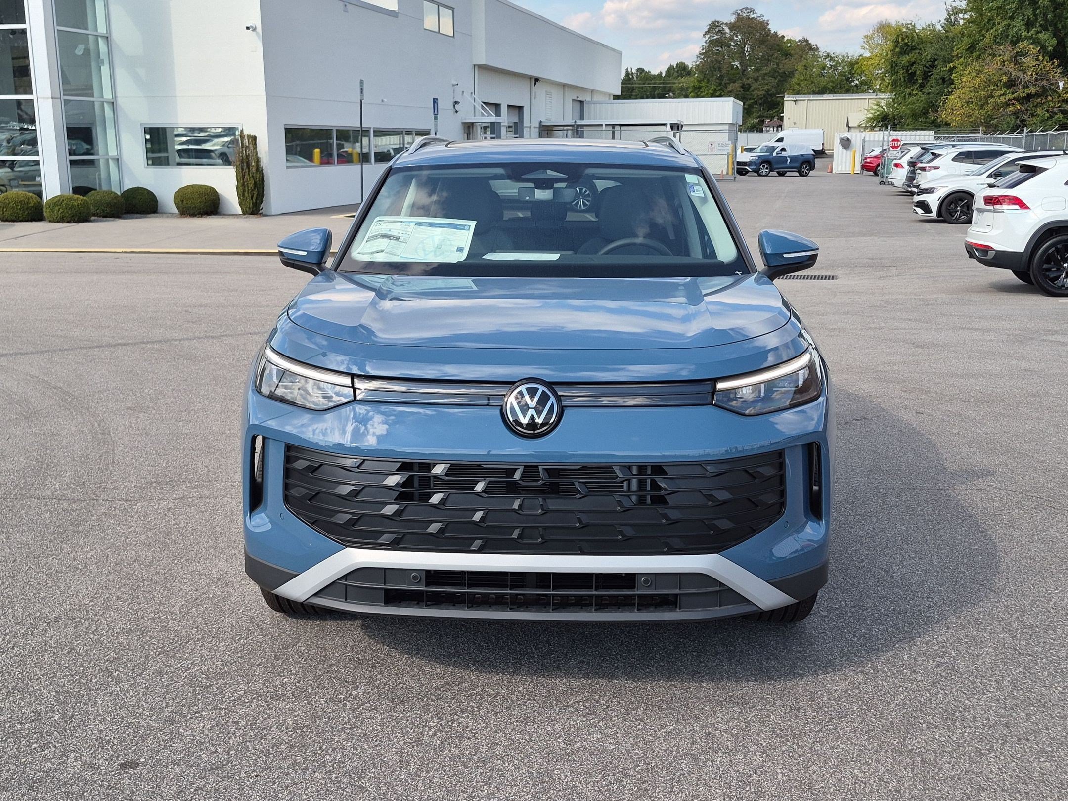 New 2026 Volkswagen Tiguan SE AWD/4WD image 8