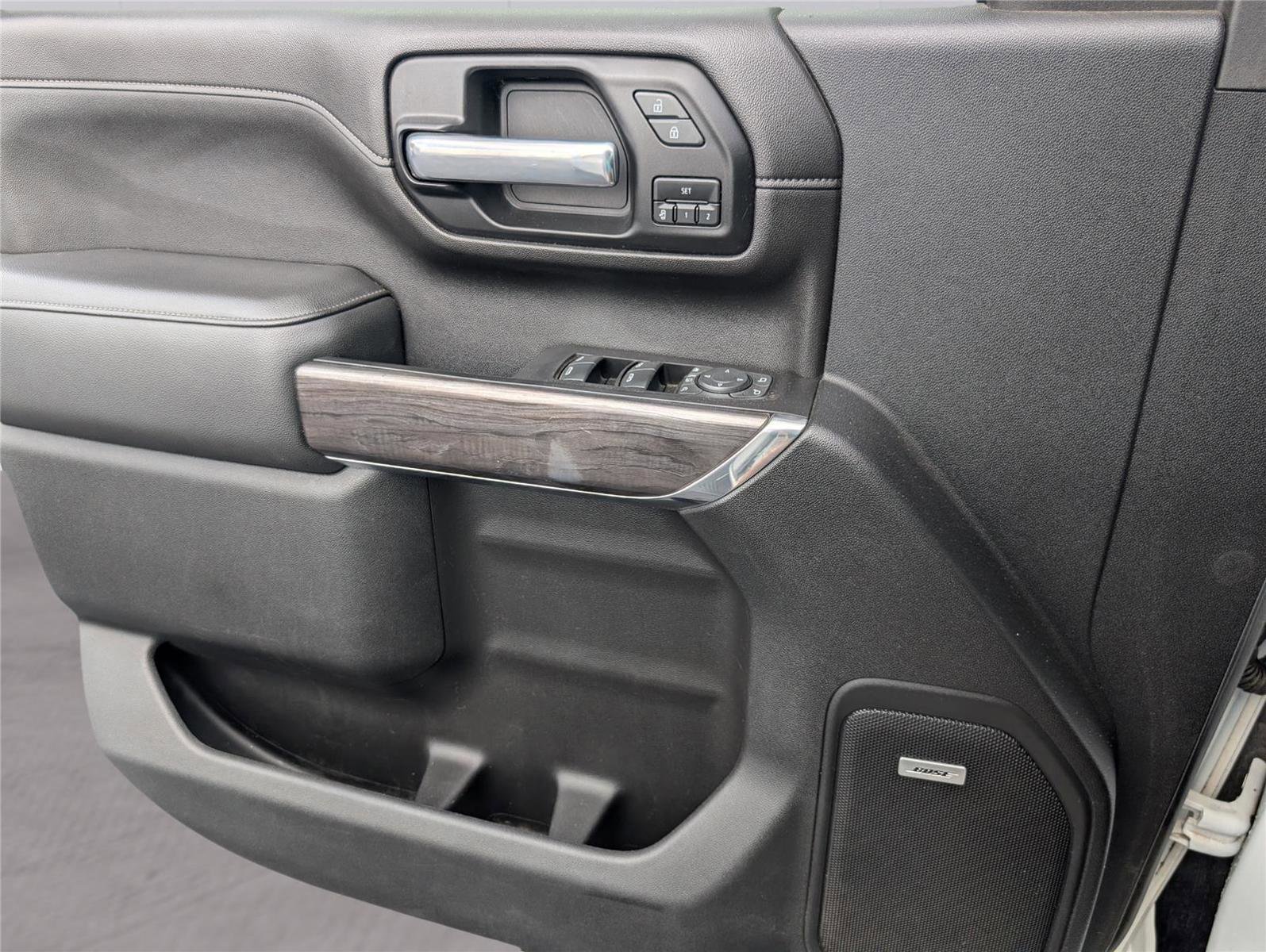 Used 2020 Chevrolet Silverado 2500 LTZ w/ LTZ Convenience Package image 16