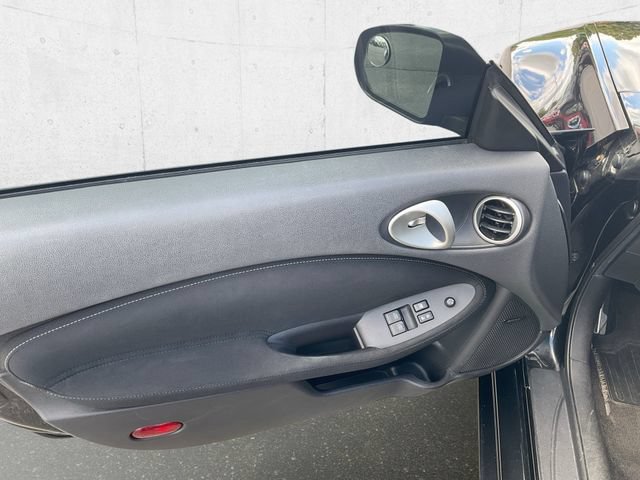 Used 2015 Nissan 370Z Coupe RWD image 27