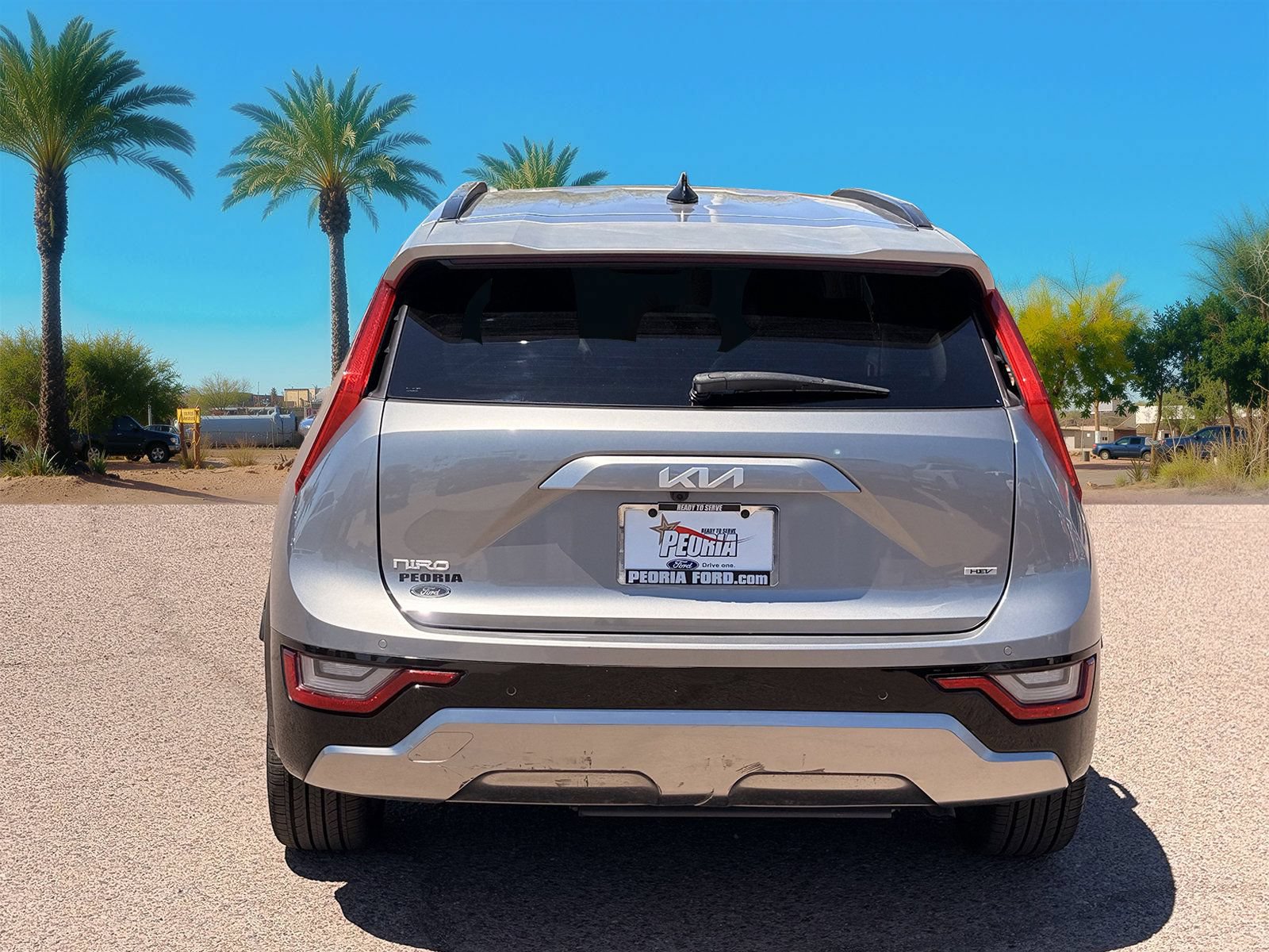Used 2023 Kia Niro SX Touring FWD image 4