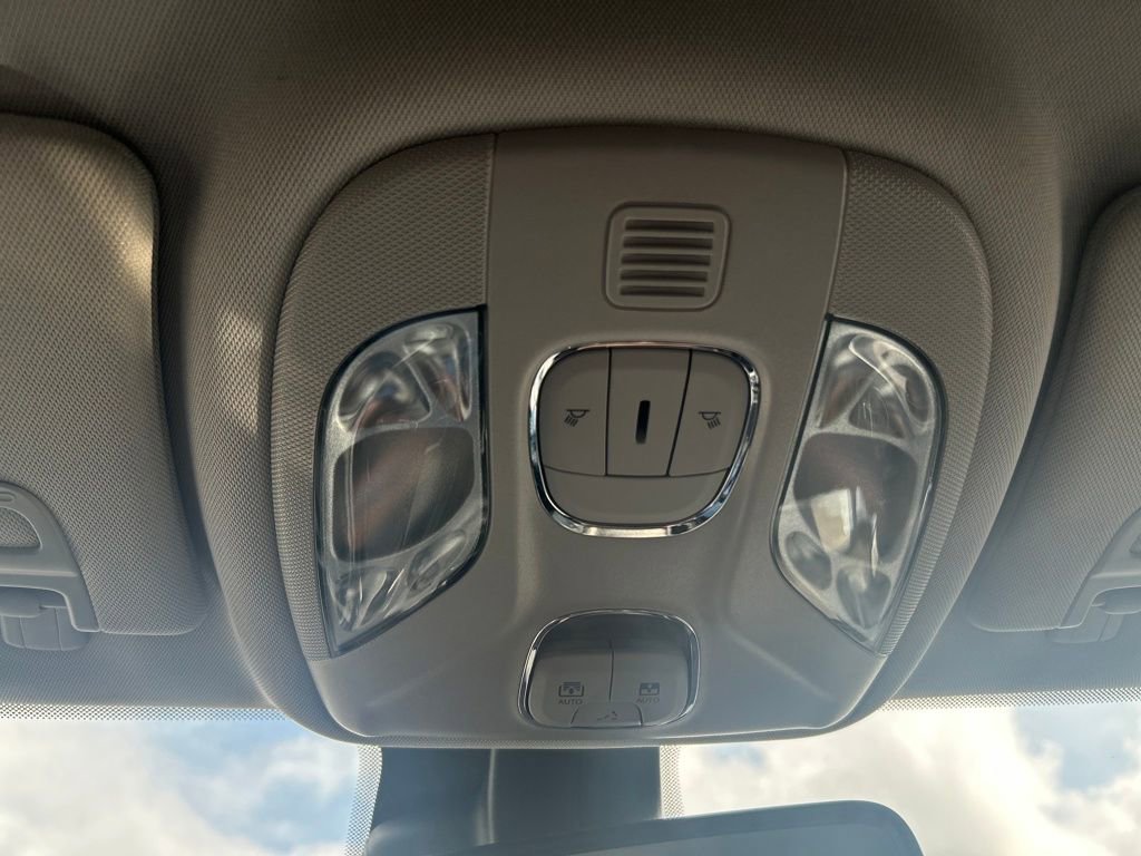 Used 2022 Jeep Compass Limited w/ Sun and Sound Group image 30