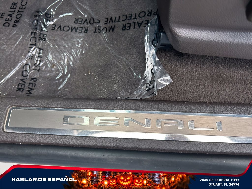 Used 2021 GMC Canyon Denali RWD image 16