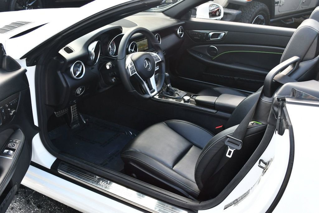 Used 2015 Mercedes-Benz SLK 350 image 60