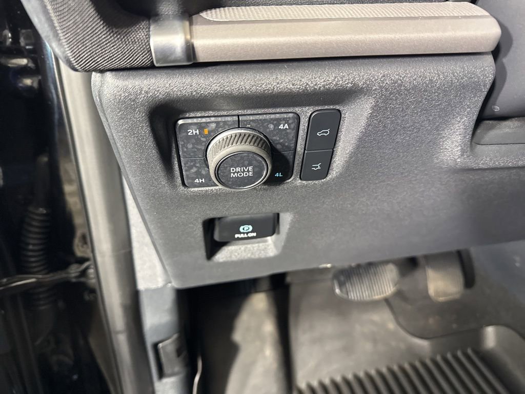 Used 2025 Ford Expedition Active AWD/4WD image 21