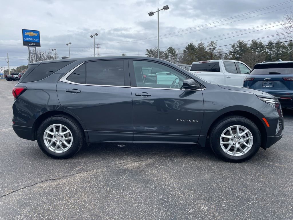 Used 2023 Chevrolet Equinox LT w/ Driver Convenience Package AWD/4WD image 9