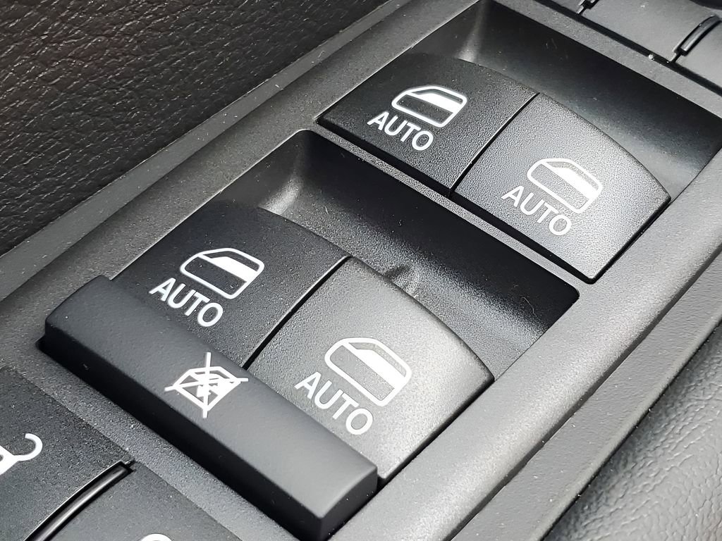 New 2026 Chrysler Voyager LX image 33