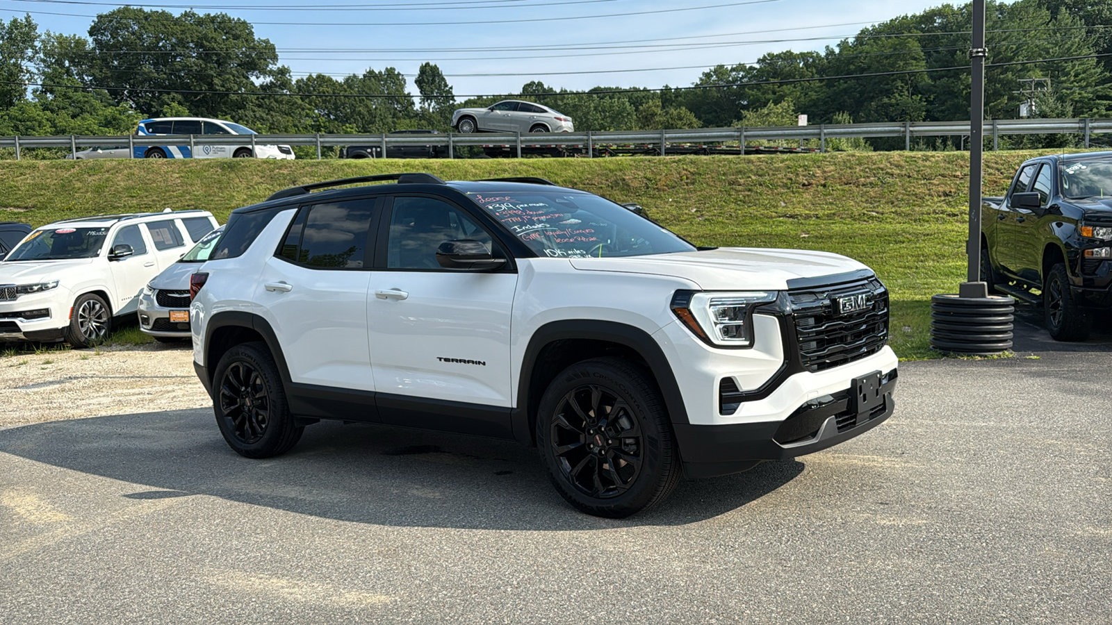 Certified 2026 GMC Terrain Elevation w/ Elevation Premium Package AWD/4WD image 2