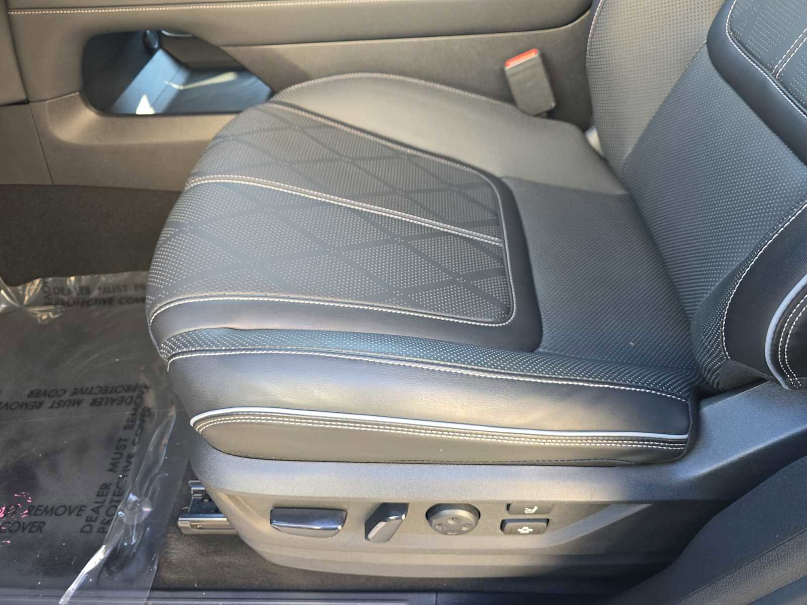 Certified 2025 INFINITI QX80 Sensory image 15