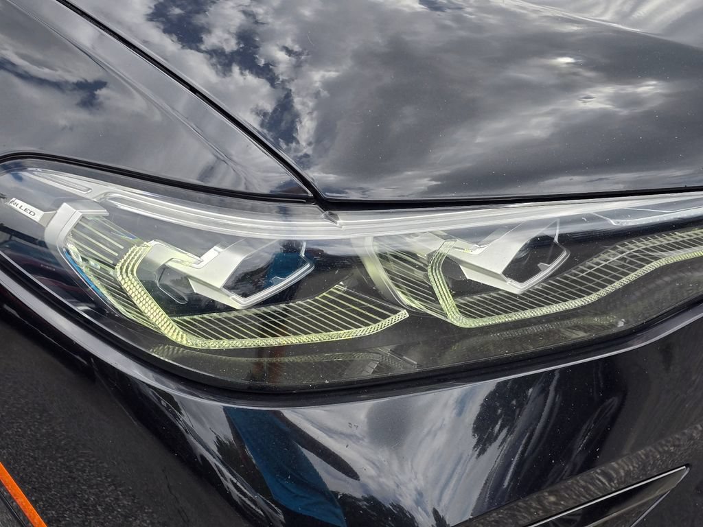 Used 2019 BMW X7 xDrive50i w/ M Sport Package AWD/4WD image 4