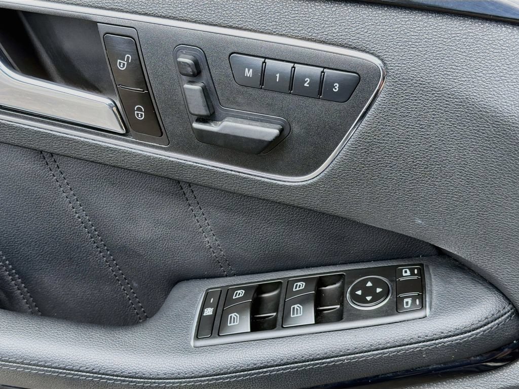 Used 2010 Mercedes-Benz E 350 Sedan image 21
