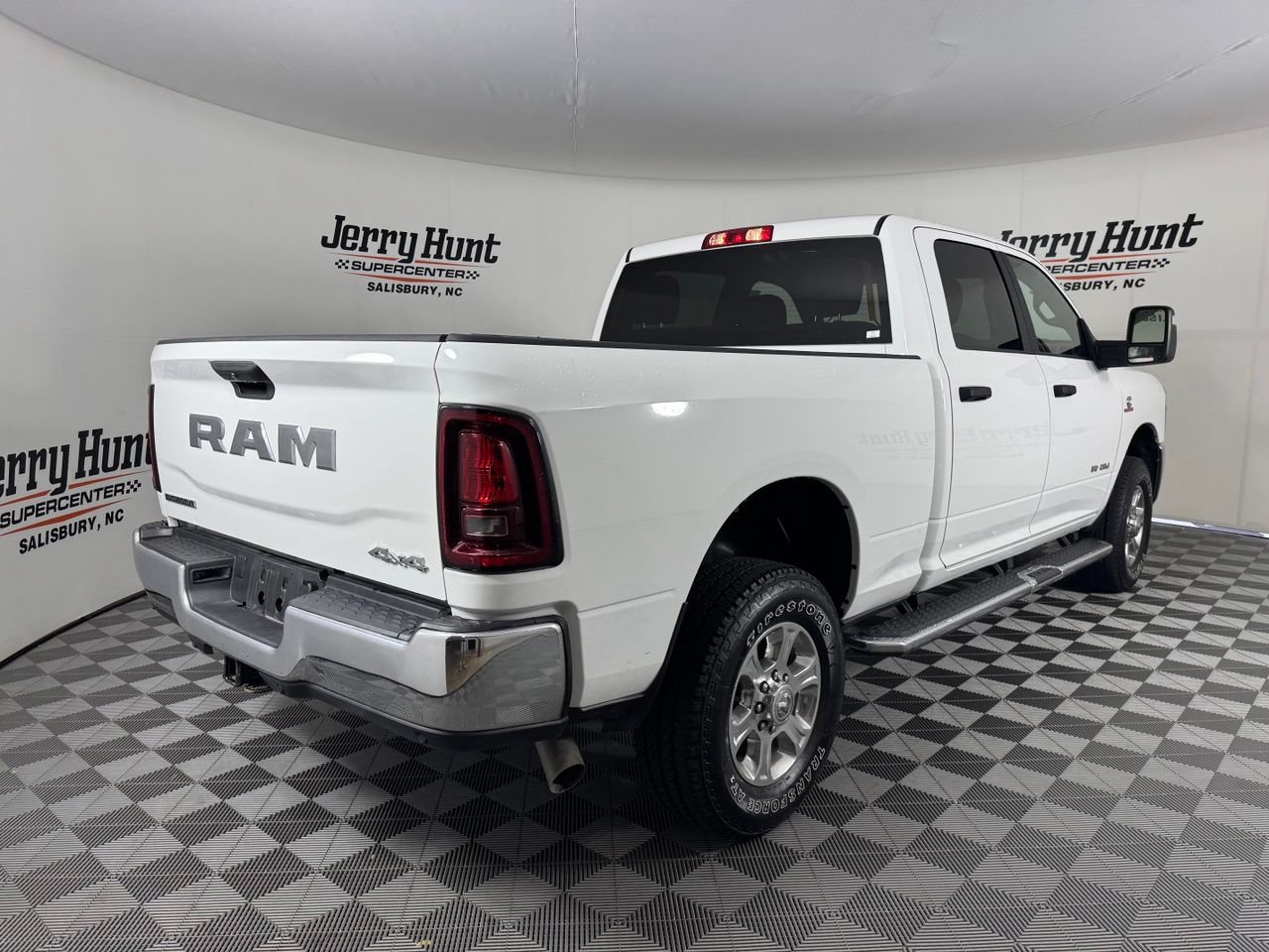 Used 2025 RAM 2500 Big Horn AWD/4WD image 7
