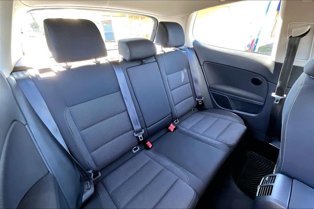 Used 2012 Volkswagen Golf 2-Door image 20