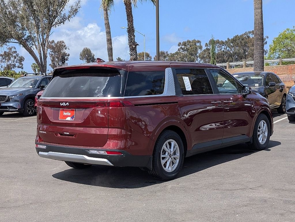 Used 2024 Kia Carnival LX FWD image 9