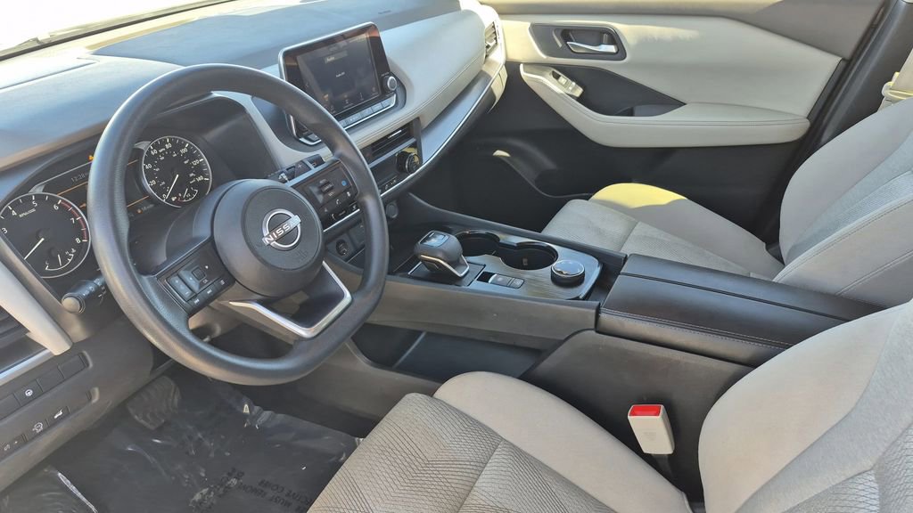 Used 2024 Nissan Rogue SV image 11