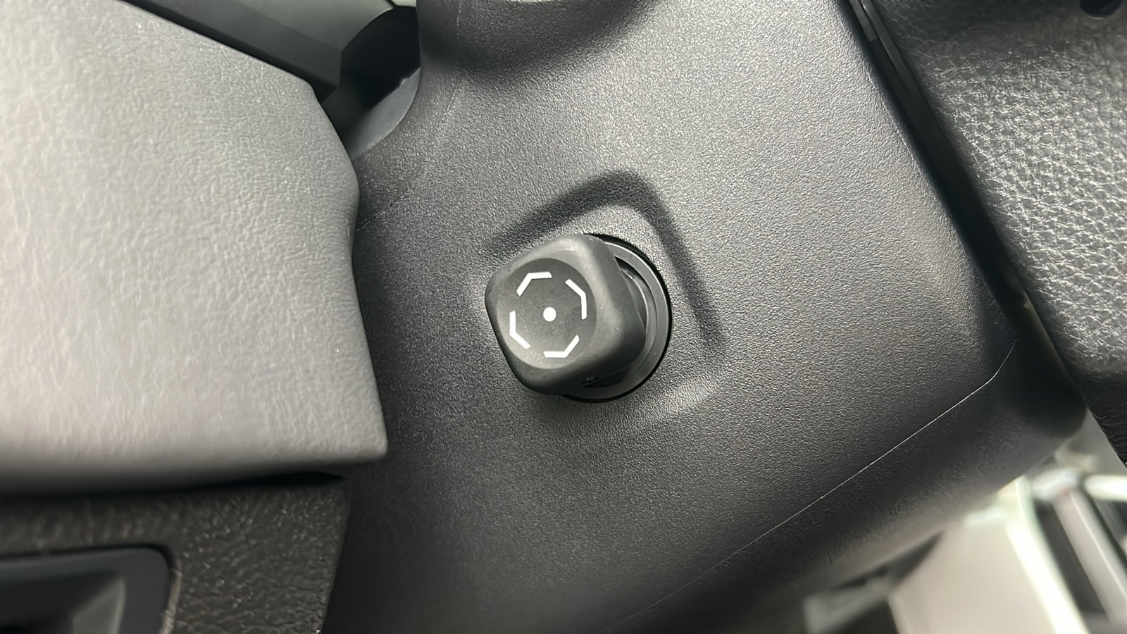 Used 2025 Toyota Sequoia Platinum image 31