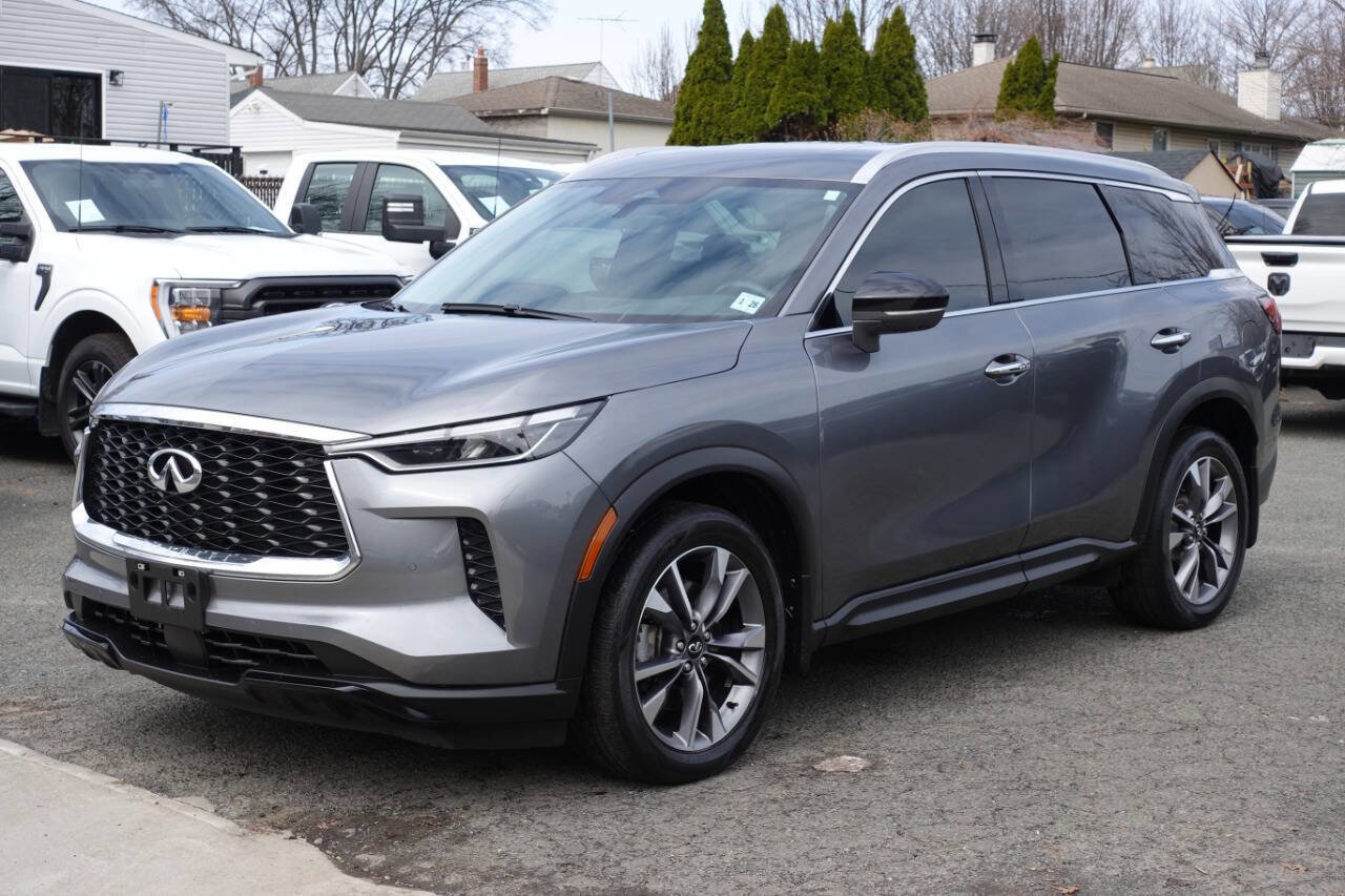 Used 2023 INFINITI QX60 Luxe image 2